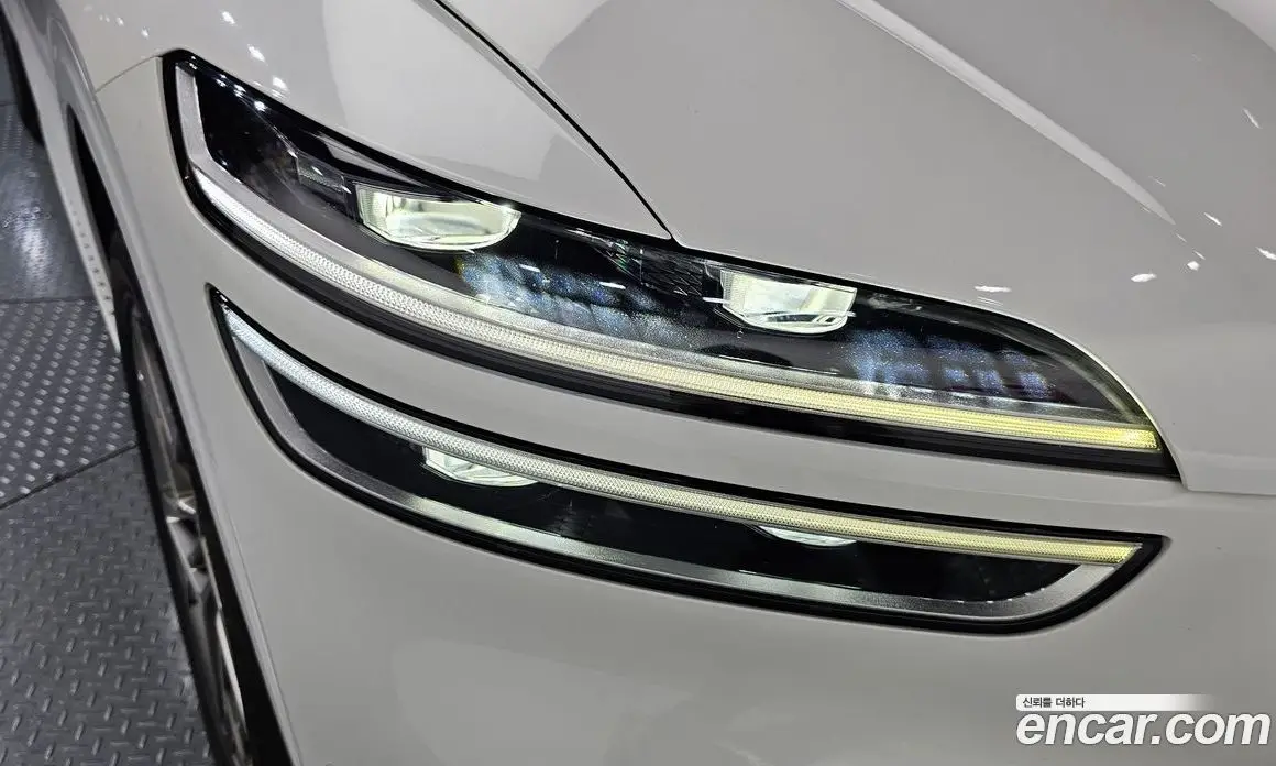 Genesis GV70 2021 2.5 автомат (гидро), фото 8 Genesis GV70 2021 2.5 автомат (гидро), фото 8