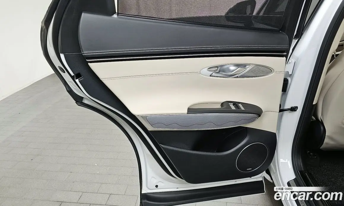 Genesis GV70 2024 2.5 автомат (гидро), фото 15 Genesis GV70 2024 2.5 автомат (гидро), фото 15