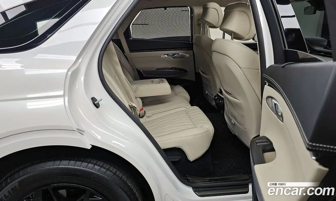 Genesis GV70 2024 2.5 автомат (гидро), фото 17 Genesis GV70 2024 2.5 автомат (гидро), фото 17