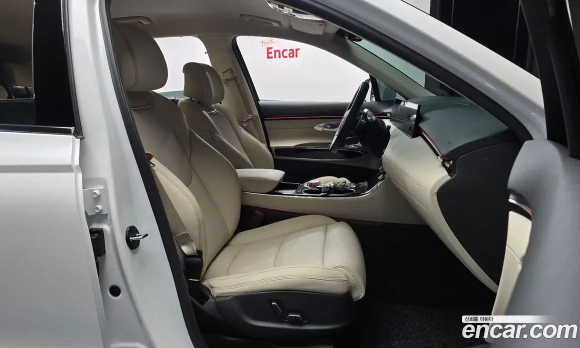 Genesis GV70 2024 2.5 автомат (гидро), фото 16 Genesis GV70 2024 2.5 автомат (гидро), фото 16