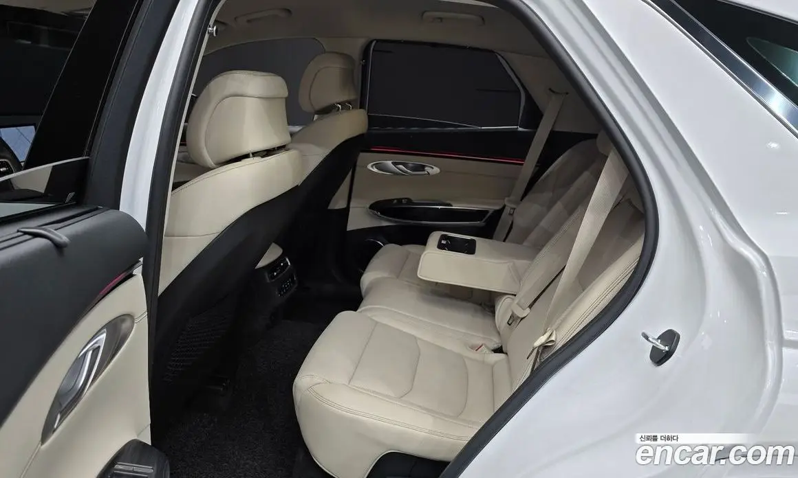 Genesis GV70 2024 2.5 автомат (гидро), фото 17 Genesis GV70 2024 2.5 автомат (гидро), фото 17