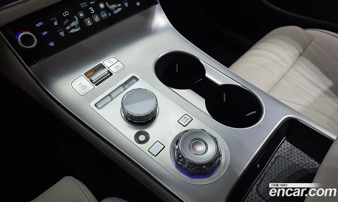 Genesis GV70 2025 3.5 автомат (гидро), фото 12