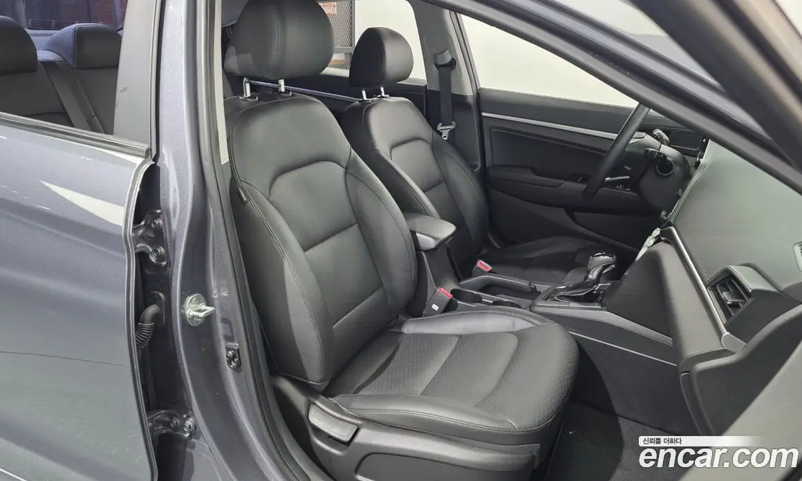Hyundai Avante 2019 1.6 автомат (гидро), фото 18 Hyundai Avante 2019 1.6 автомат (гидро), фото 18