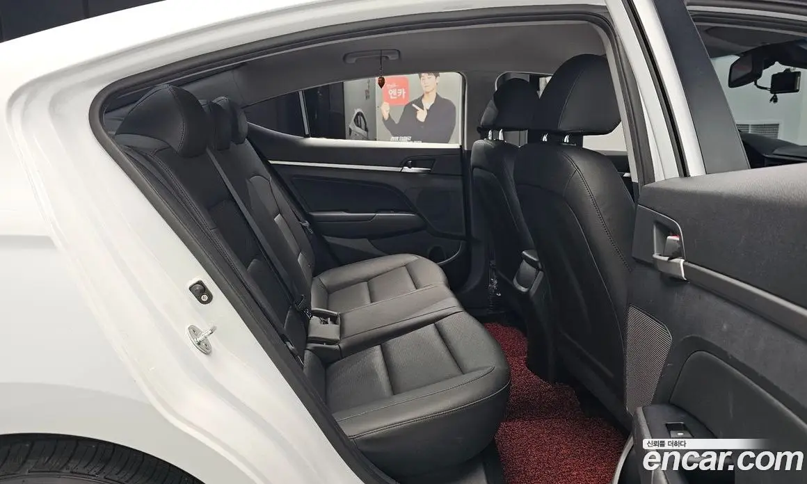 Hyundai Avante 2019 1.6 автомат (гидро), фото 16