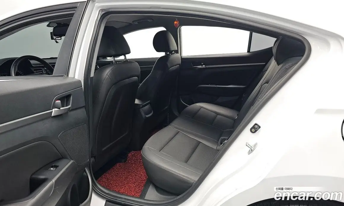 Hyundai Avante 2019 1.6 автомат (гидро), фото 17