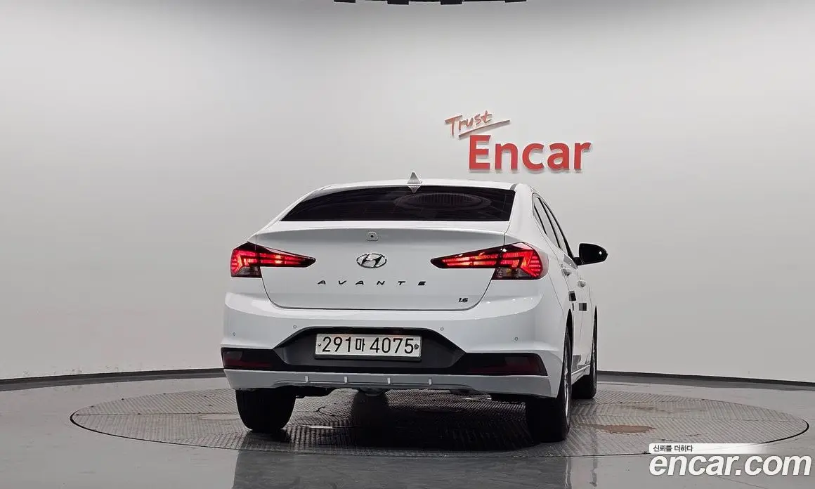 Hyundai Avante 2019 1.6 автомат (гидро), фото 3