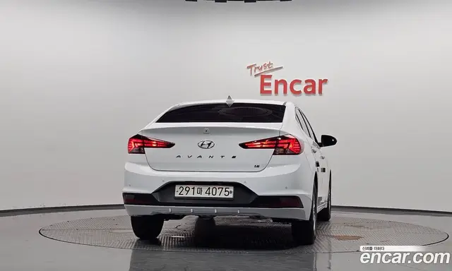 Hyundai Avante 2019 1.6 автомат (гидро), миниатюра 3