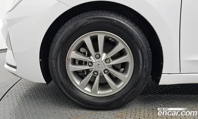 Hyundai Avante 2019 1.6 автомат (гидро), миниатюра 4