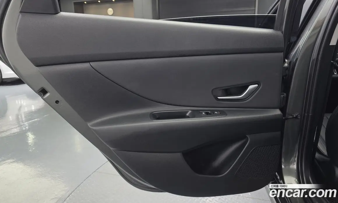 Hyundai Avante 2022 1.6 автомат (гидро), фото 15