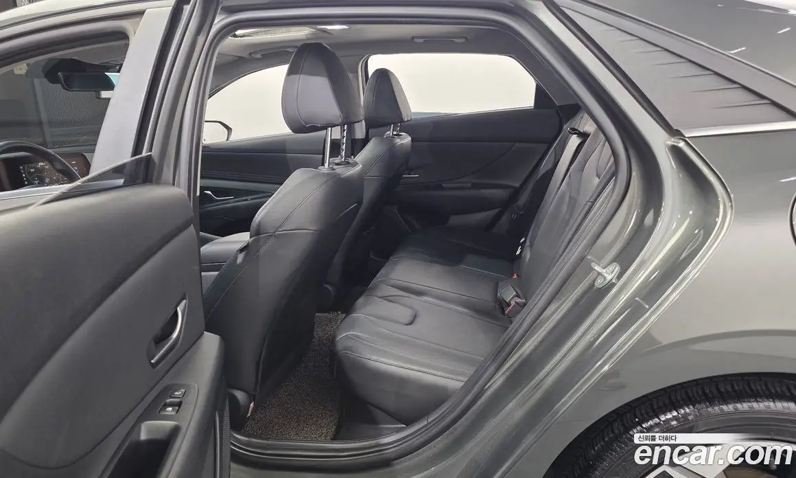 Hyundai Avante 2022 1.6 автомат (гидро), фото 17
