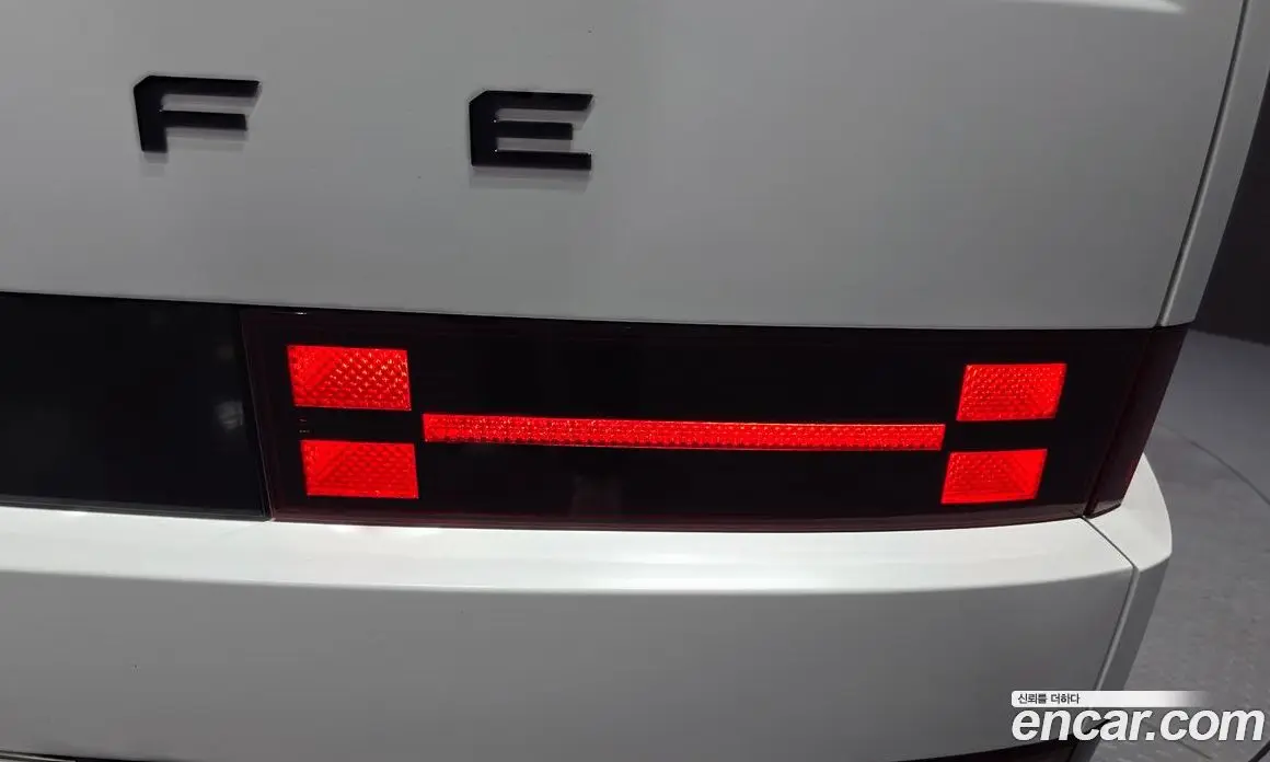 Hyundai Santa Fe 2023 2.5 автомат (гидро), фото 9