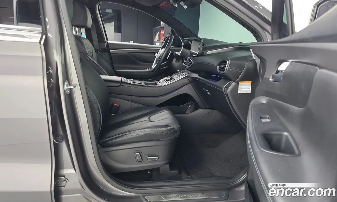 Hyundai Santa Fe 2023 1.6 автомат (гидро), фото 16