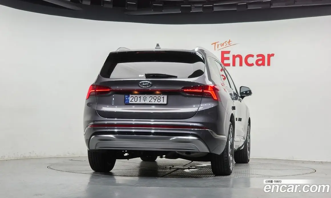 Hyundai Santa Fe 2023 1.6 автомат (гидро), фото 3