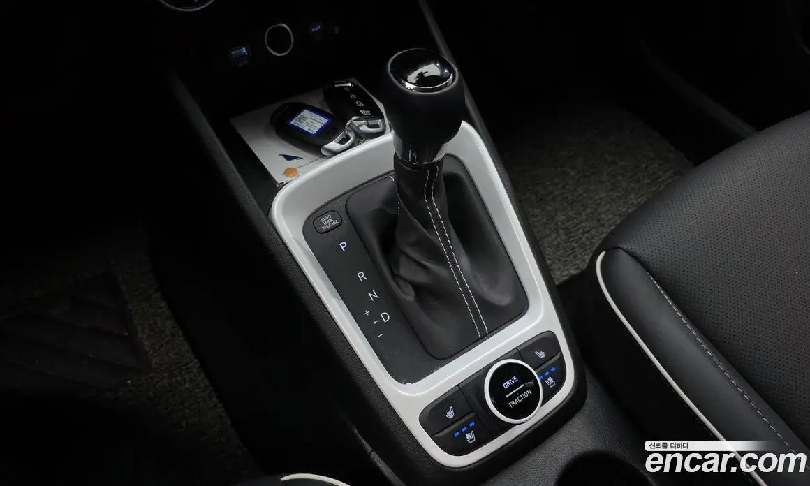 Hyundai Venue 2025 1.6 автомат (гидро), фото 12
