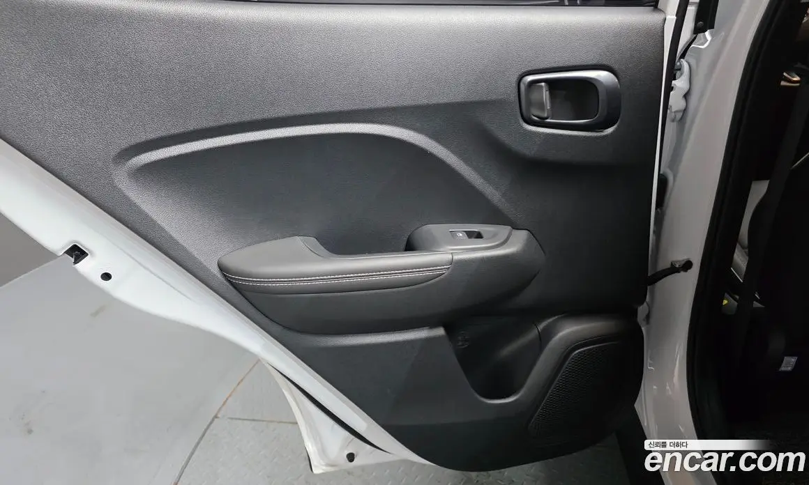 Hyundai Venue 2025 1.6 автомат (гидро), фото 15