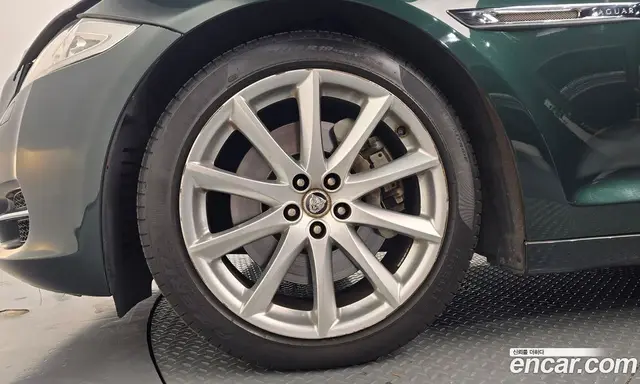Jaguar XJ 2011 3.0 автомат (гидро), миниатюра 5