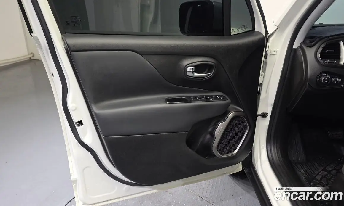Jeep Renegade 2018 2.0 автомат (гидро), фото 14 Jeep Renegade 2018 2.0 автомат (гидро), фото 14