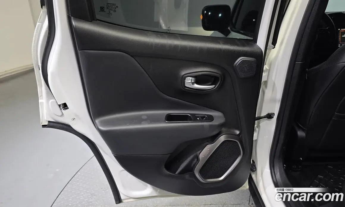 Jeep Renegade 2018 2.0 автомат (гидро), фото 15 Jeep Renegade 2018 2.0 автомат (гидро), фото 15