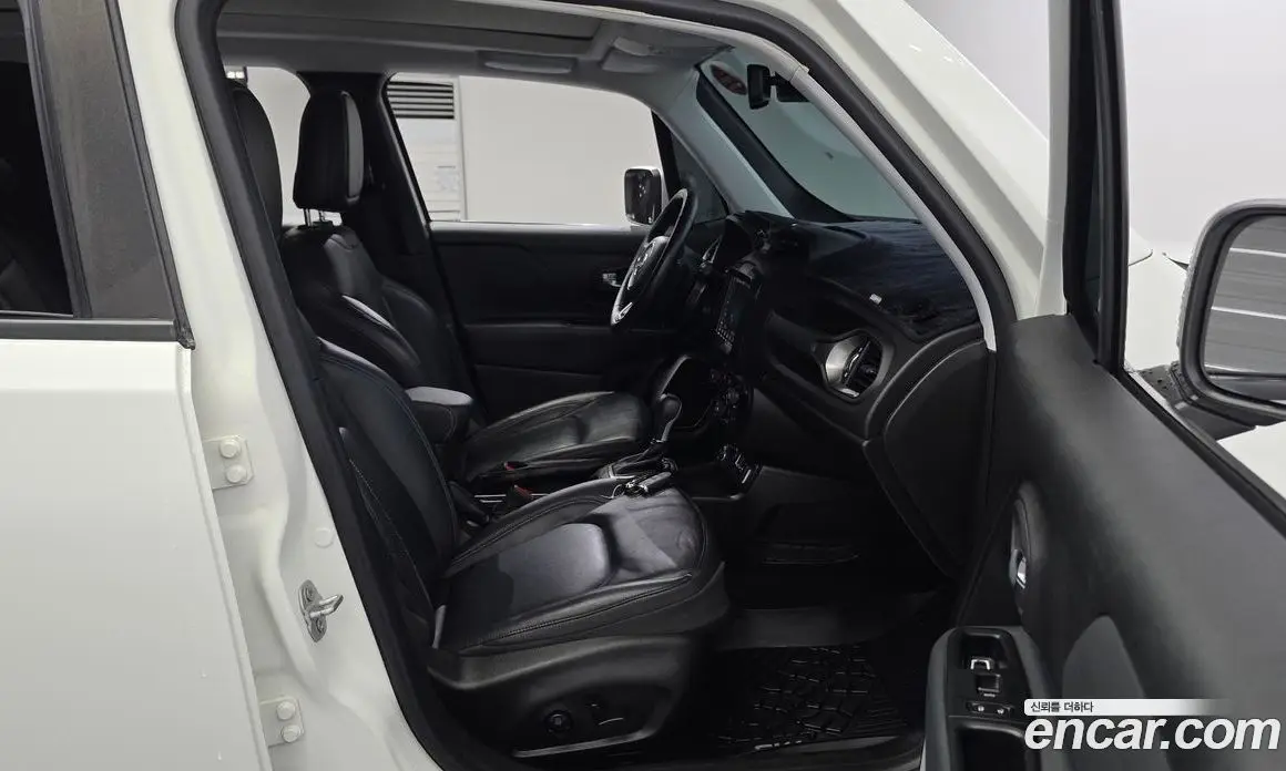 Jeep Renegade 2018 2.0 автомат (гидро), фото 18 Jeep Renegade 2018 2.0 автомат (гидро), фото 18