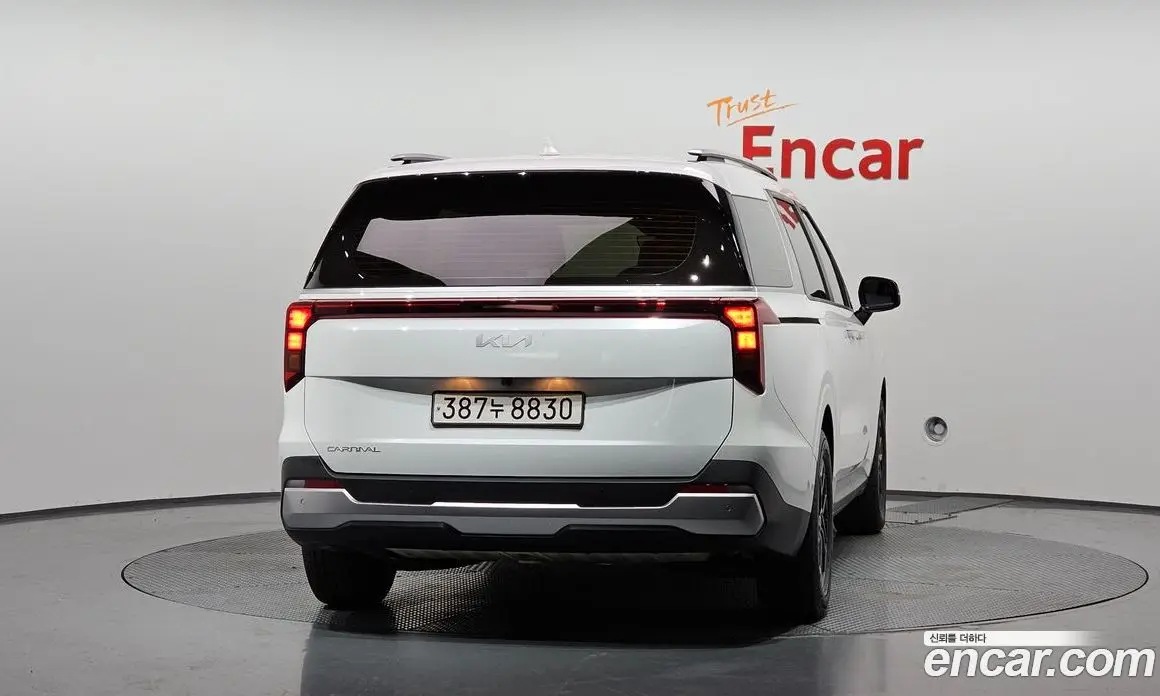 Kia Carnival 2024 2.2 автомат (гидро), фото 4