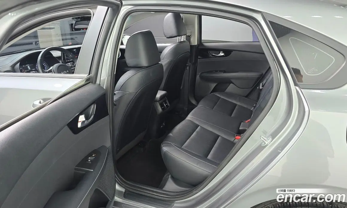 Kia K3 2024 1.6 автомат (гидро), фото 17 Kia K3 2024 1.6 автомат (гидро), фото 17