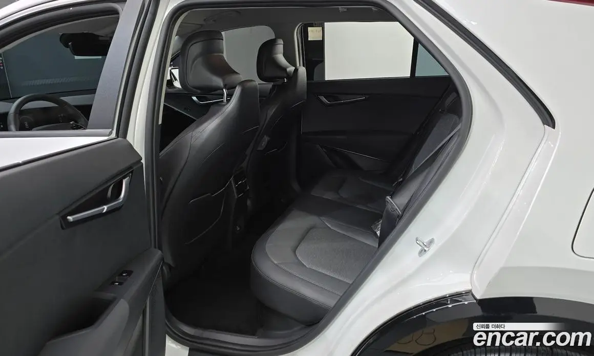 Kia Niro 2022 1.6 автомат (гидро), фото 16