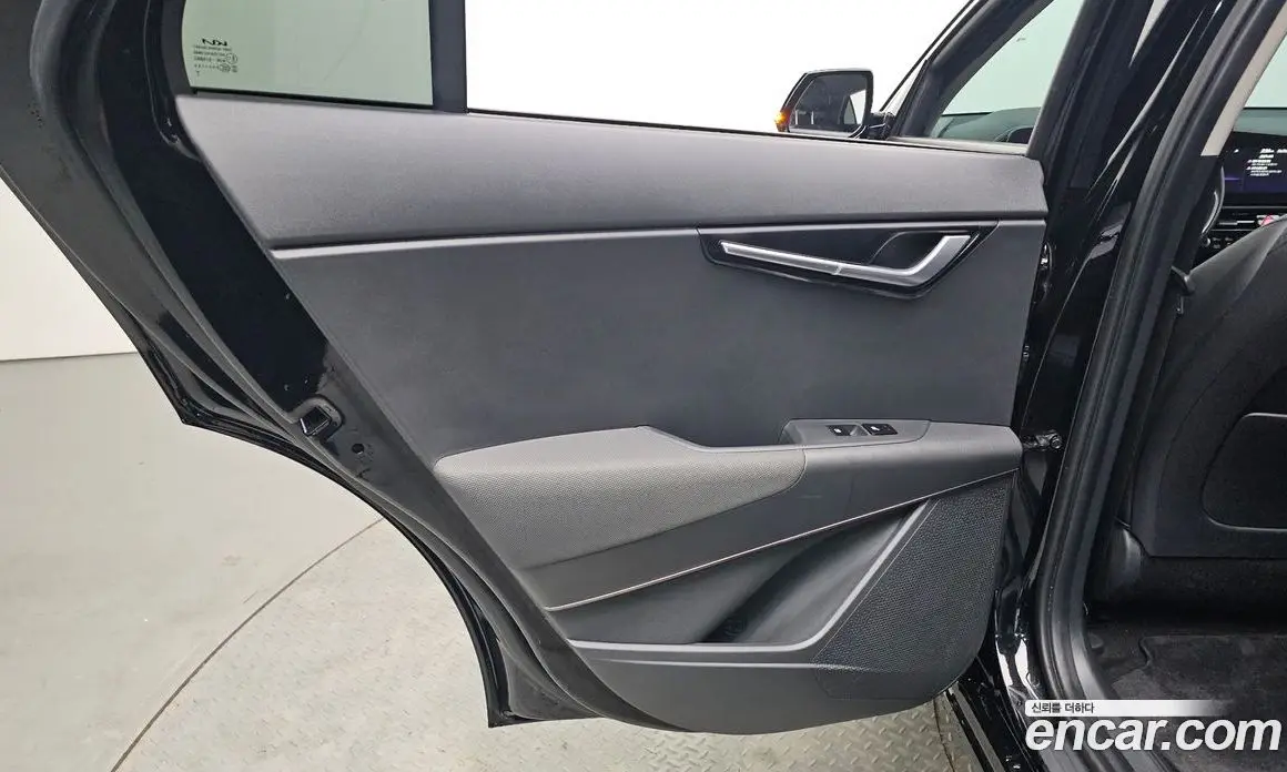 Kia Niro 2023 0.2 автомат (гидро), фото 15