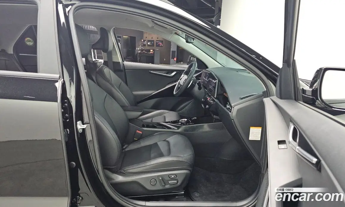 Kia Niro 2023 0.2 автомат (гидро), фото 18