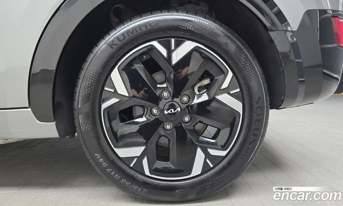 Kia Niro 2023 0.2 автомат (гидро), фото 6