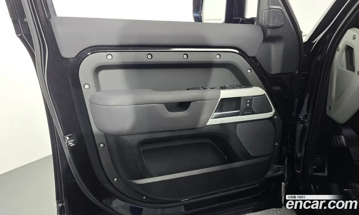 Land Rover Defender 2022 3.0 автомат (гидро), фото 14 Land Rover Defender 2022 3.0 автомат (гидро), фото 14