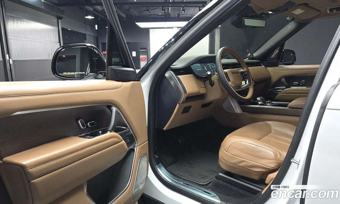 Land Rover Range Rover 2022 4.4 автомат (гидро), фото 13