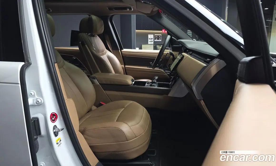 Land Rover Range Rover 2022 4.4 автомат (гидро), фото 17
