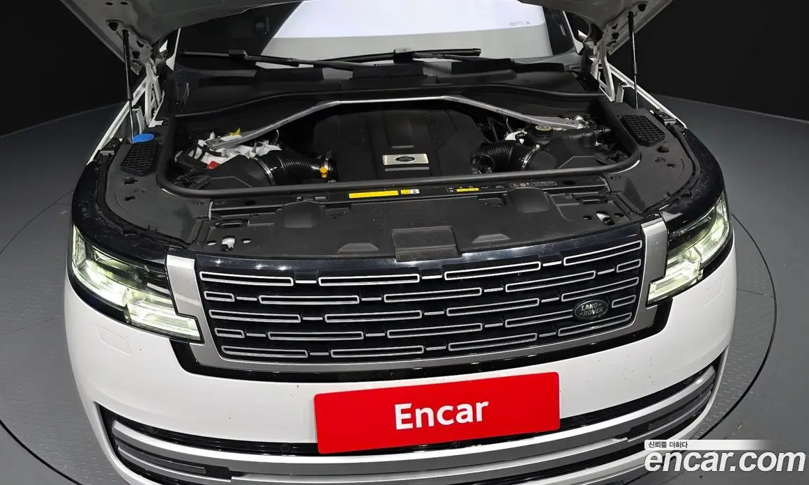 Land Rover Range Rover 2022 4.4 автомат (гидро), фото 6