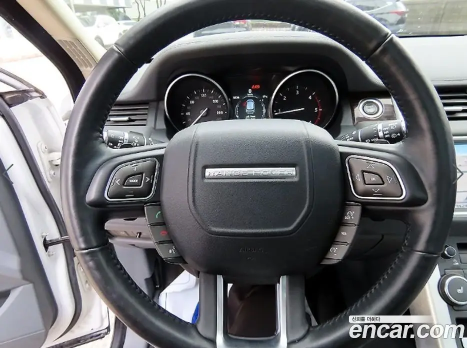 Land Rover Range Rover Evoque 2016 2.0 автомат (гидро), фото 8 Land Rover Range Rover Evoque 2016 2.0 автомат (гидро), фото 8