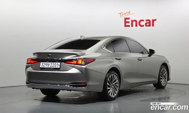 Lexus ES 2023 2.5 автомат (гидро), миниатюра 2
