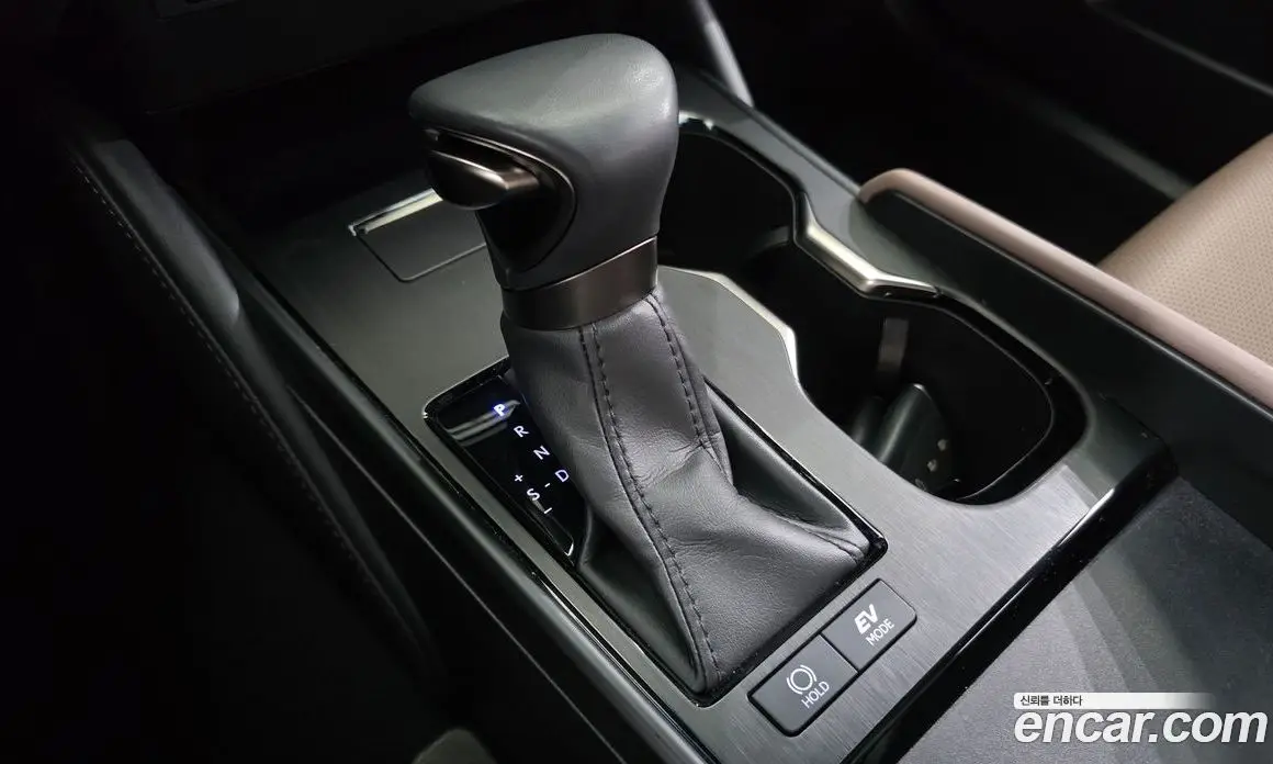 Lexus ES 2023 2.5 автомат (гидро), фото 12