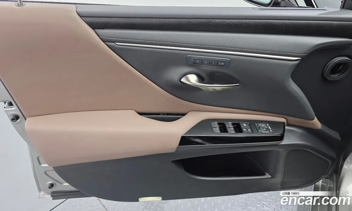 Lexus ES 2023 2.5 автомат (гидро), фото 14