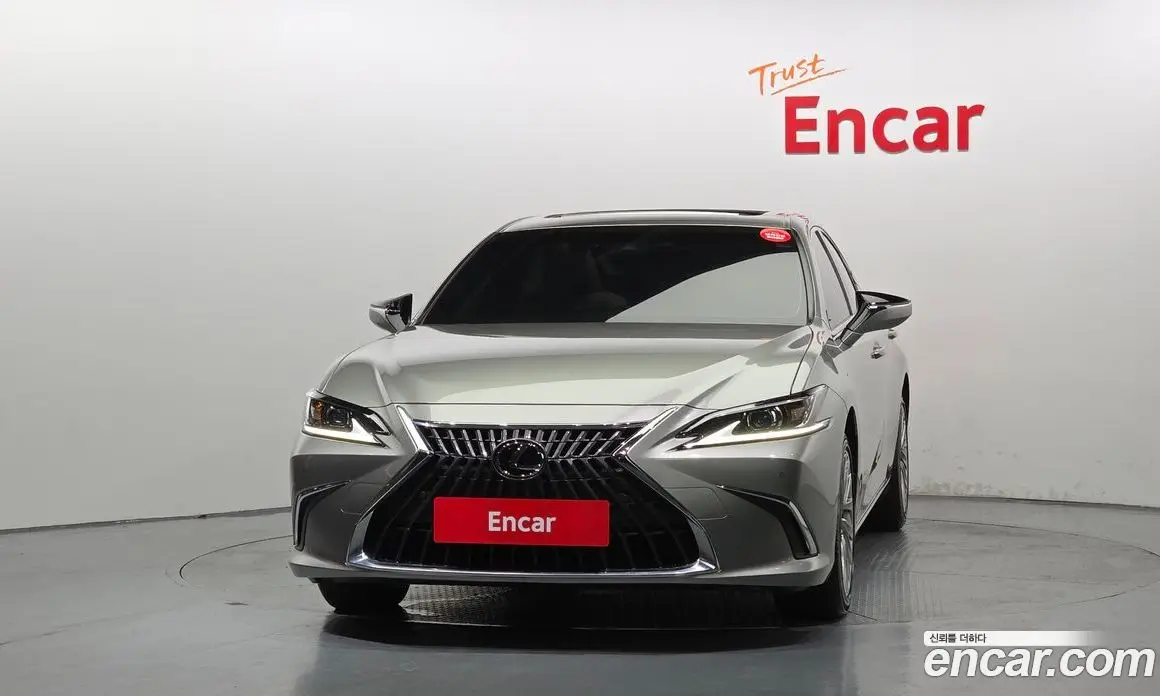 Lexus ES 2023 2.5 автомат (гидро), фото 3