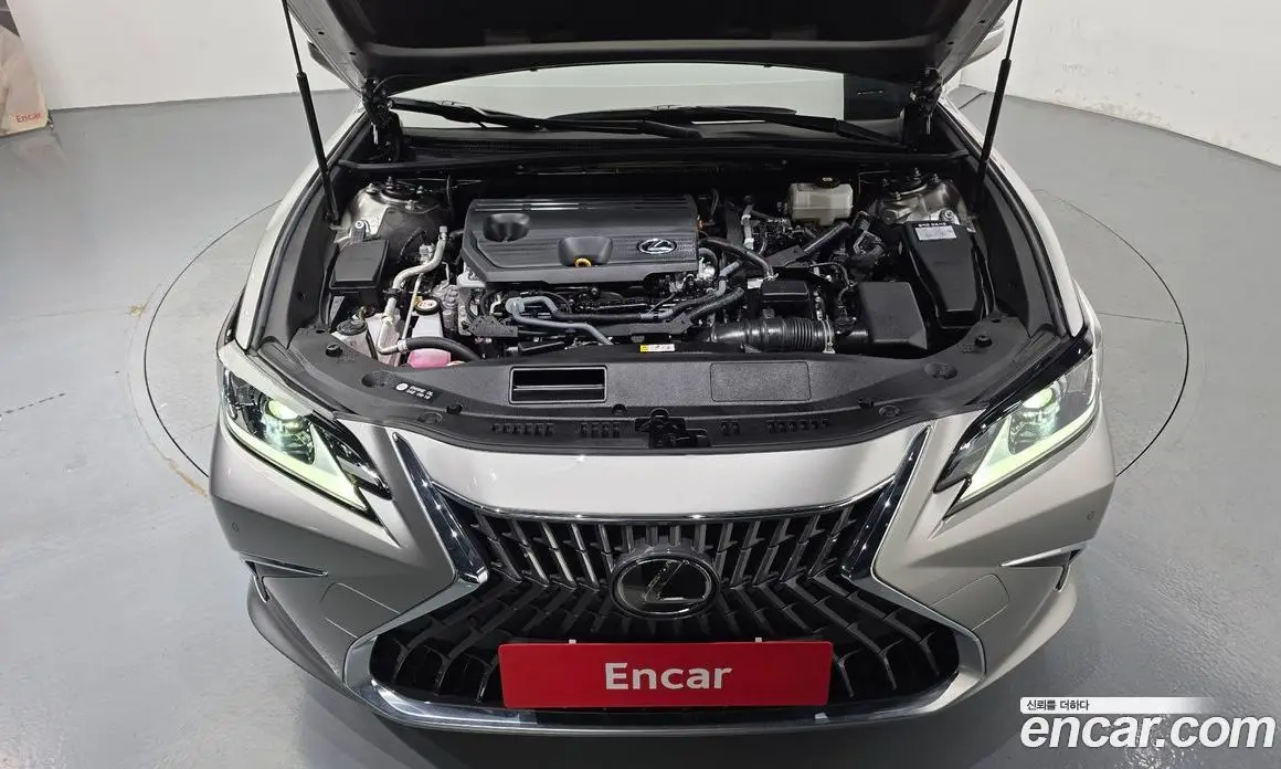 Lexus ES 2023 2.5 автомат (гидро), фото 6