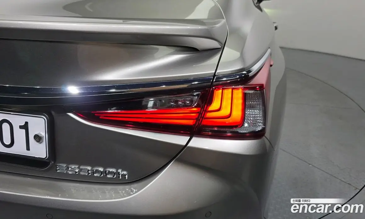 Lexus ES 2023 2.5 автомат (гидро), фото 9