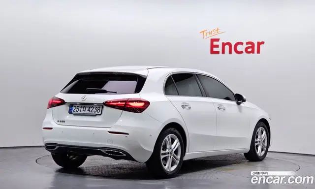 Mercedes-Benz A-Class 2025 2.0 автомат (гидро), миниатюра 2
