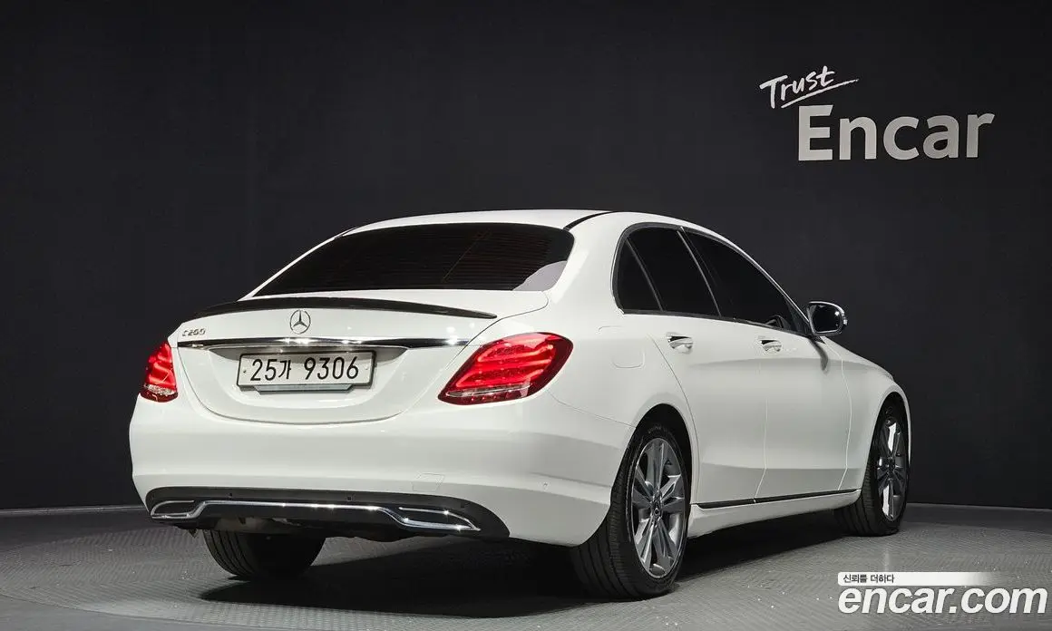 Mercedes-Benz C-Class 2018 2.0 автомат (гидро), фото 2 Mercedes-Benz C-Class 2018 2.0 автомат (гидро), фото 2