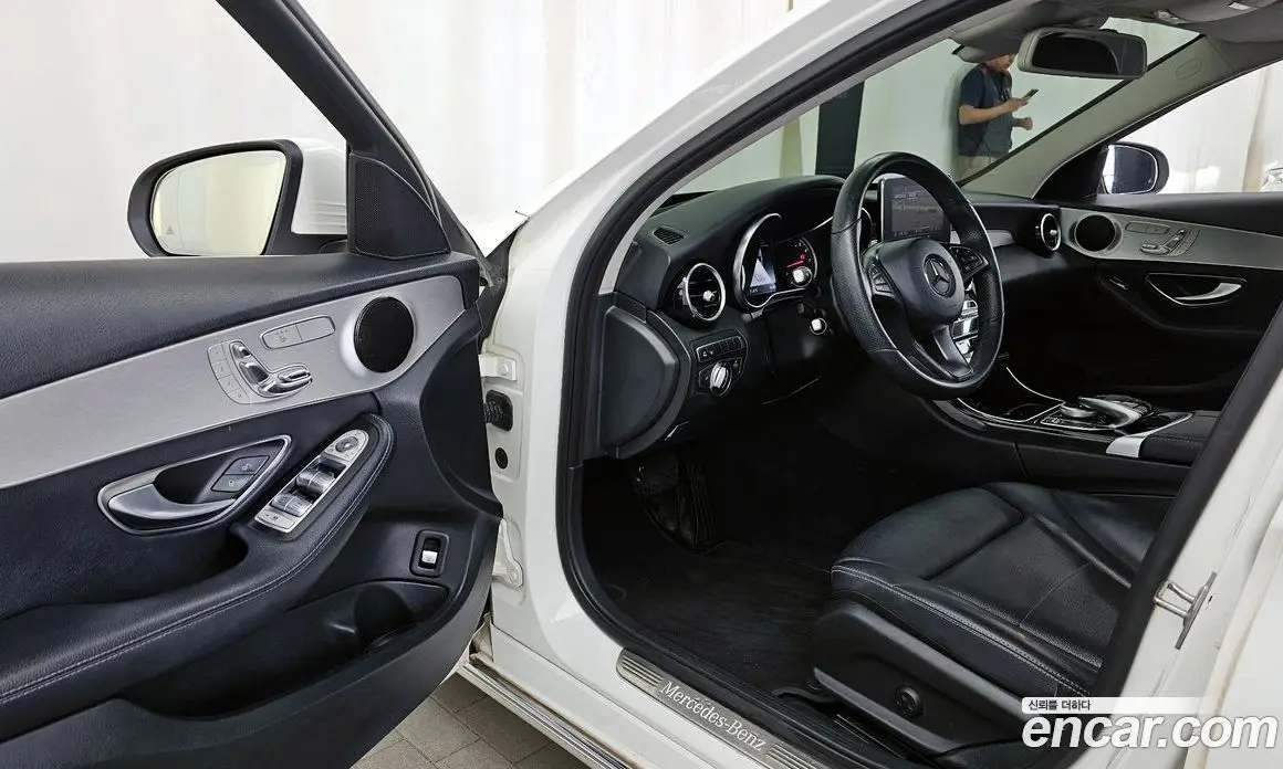 Mercedes-Benz C-Class 2018 2.0 автомат (гидро), фото 13 Mercedes-Benz C-Class 2018 2.0 автомат (гидро), фото 13