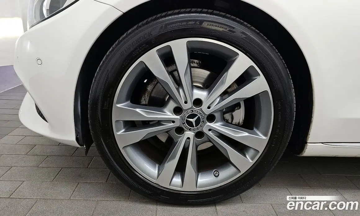 Mercedes-Benz C-Class 2018 2.0 автомат (гидро), фото 5 Mercedes-Benz C-Class 2018 2.0 автомат (гидро), фото 5