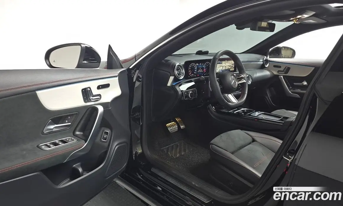 Mercedes-Benz CLA-Class 2024 2.0 автомат (гидро), фото 12