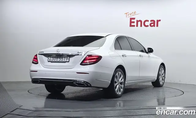 Mercedes-Benz E-Class 2019 1.9 автомат (гидро), миниатюра 2