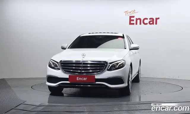 Mercedes-Benz E-Class 2019 1.9 автомат (гидро), миниатюра 3