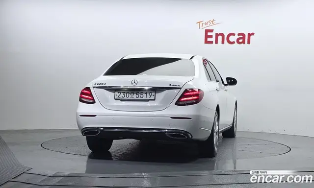 Mercedes-Benz E-Class 2019 1.9 автомат (гидро), миниатюра 4