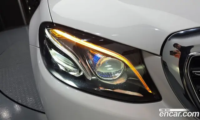 Mercedes-Benz E-Class 2019 1.9 автомат (гидро), миниатюра 8