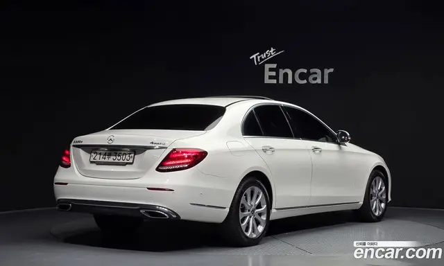 Mercedes-Benz E-Class 2019 1.9 автомат (гидро), миниатюра 2